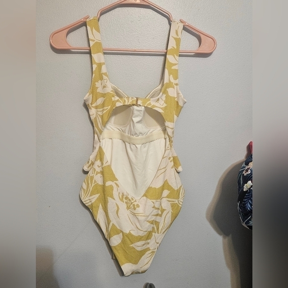 NWT L*Space Balboa floral one piece swimsuite size 6 - Picture 4 of 6